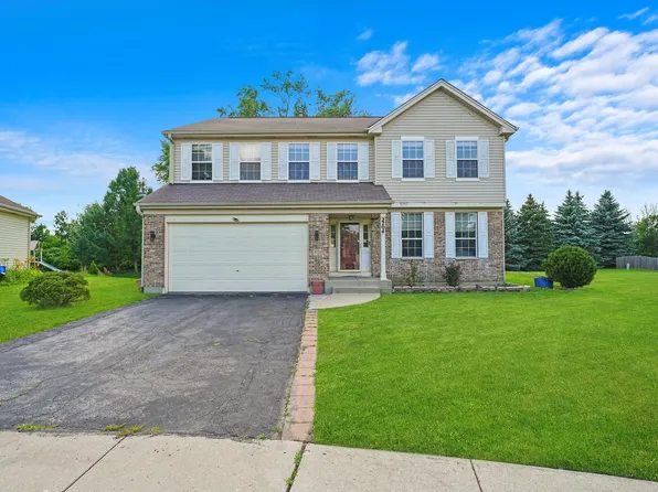 2704 Westwood Cir, Carpentersville, IL 60110
