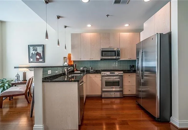 905 Juniper St NE #401 — Photo 5