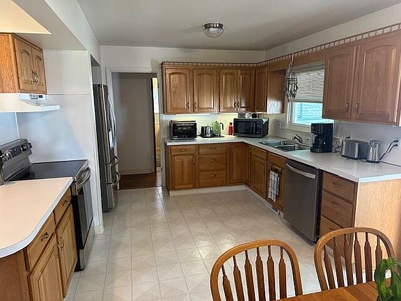 4th image of 2831 Panzl St