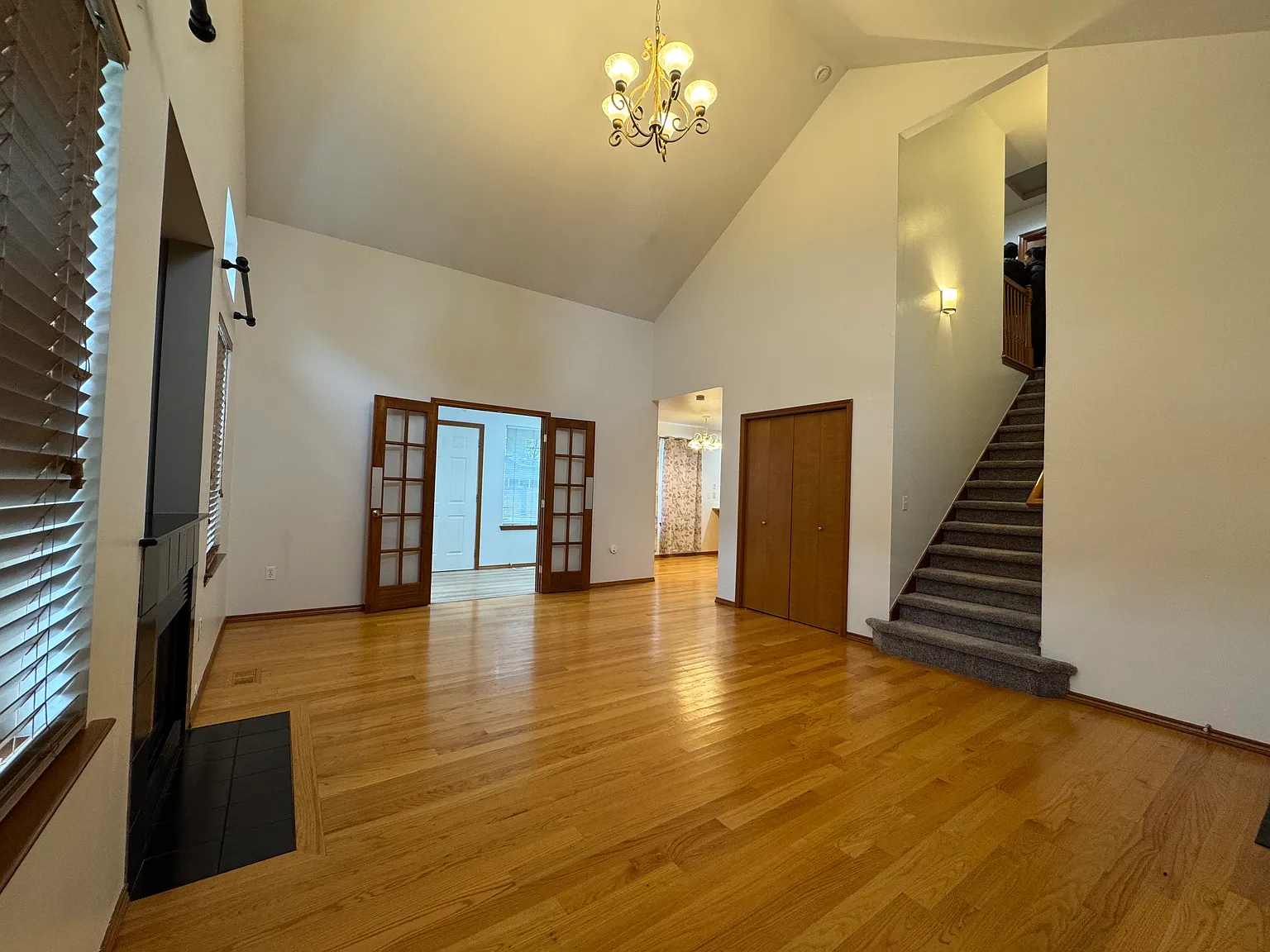 3 bed, 2.5 bath, 1526 sqft, $2,600 — Photo 2