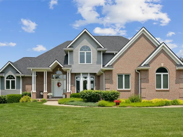 11875 NW Oaktree Dr, Grimes, IA 50111