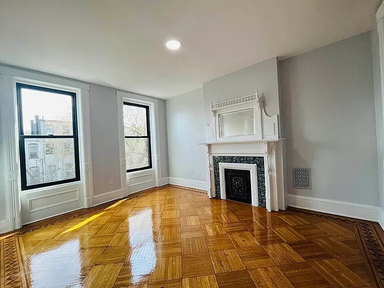 610 Macdonough St #2 — Photo 1