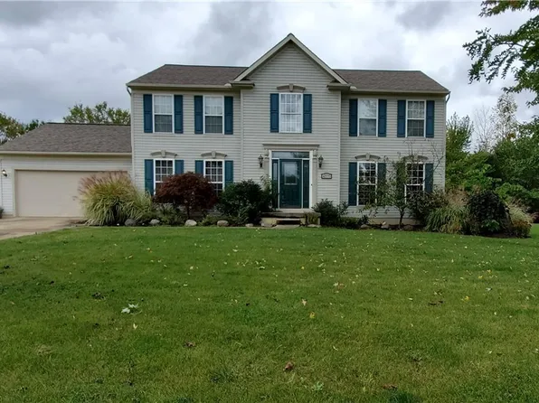 4370 Westmont Dr, Sheffield Village, OH 44054