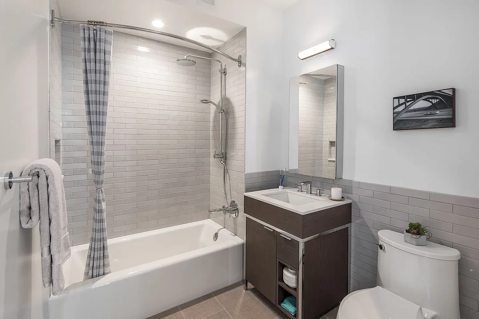 225 East 39th Street — Photo 4