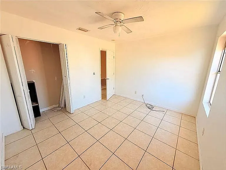 419 NE 16th Pl — Photo 17