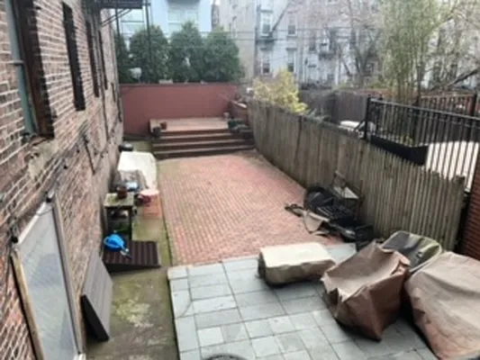 Rented by Compass | media 45