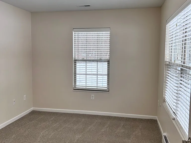Wales Crossing Apartments — Photo 14