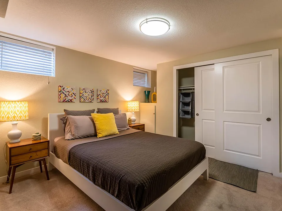 101 N Logan St #4