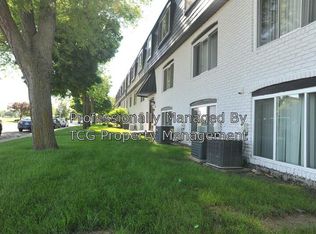 606 E McKinley Rd APT 2D, Ottawa, IL 61350