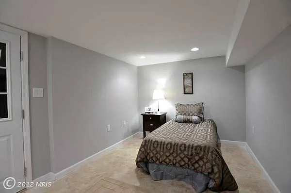 606 Harvard St NW #B — Photo 5