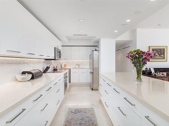 5th image of 20 Island Ave APT 518