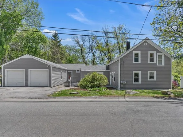 19 Hardwick St, Cumberland, RI 02864
