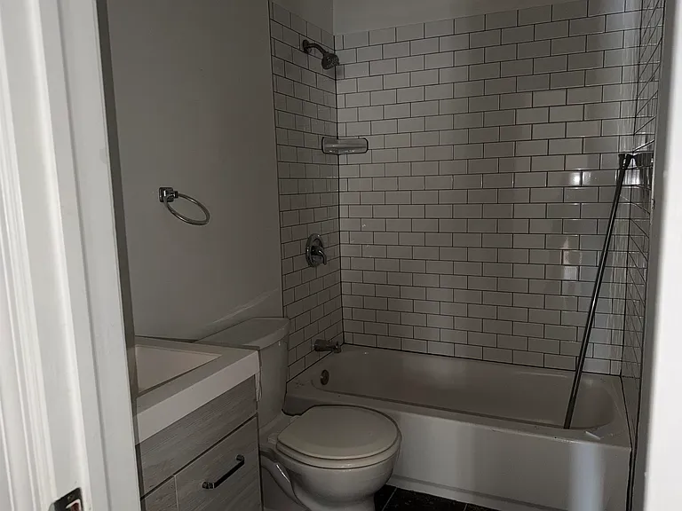 2709 Bergenline Ave #3B — Photo 11