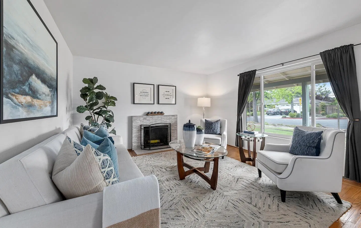 3 bed, 1050 sqft, $4,400 — Photo 3