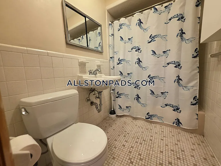 28 Brentwood St #7 — Photo 20