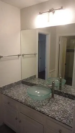 Second full bath w/ granite & designer fixtures