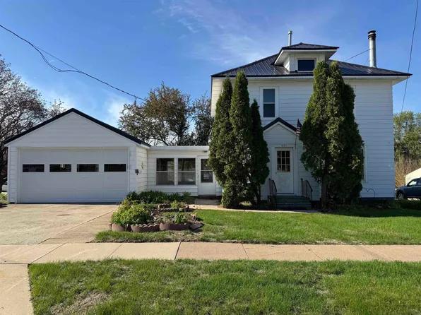 431 E Fayette St, Denver, IA 50622