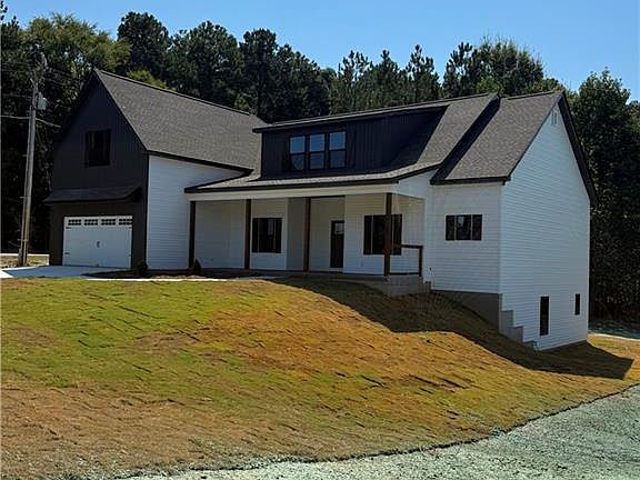3rd image of 106 Brianna Blvd