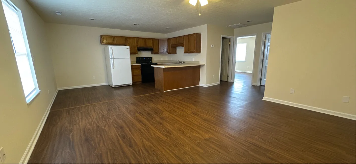 1618 Mcintosh St - Unit D — Photo 2