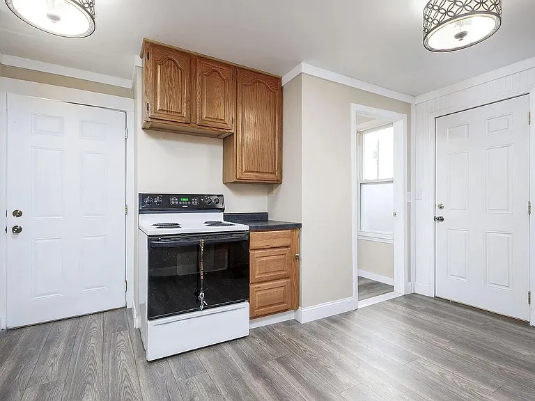 667 Pine St #1 — Photo 4