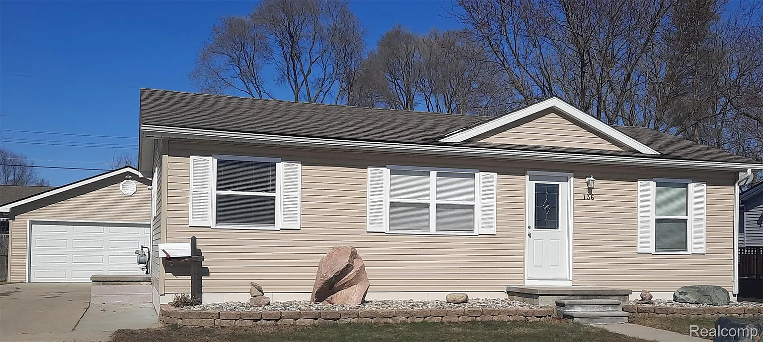 736 Hartner Dr photo 1