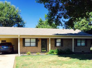 1217 Privett Park Dr, Lonoke, AR 72086