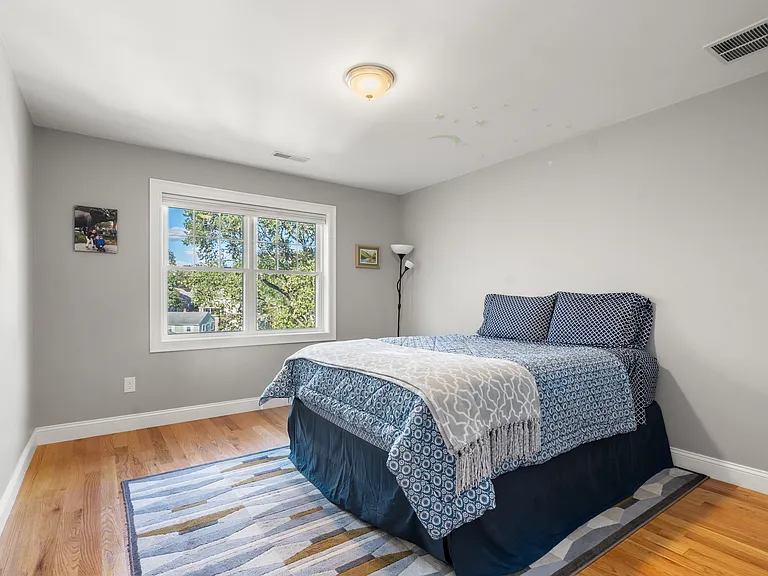 28 Park Ave — Photo 16
