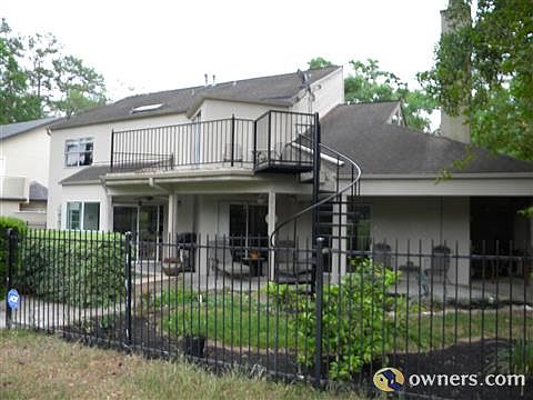 Inviting outdoor living