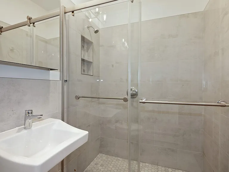 145 Brunswick St #1R — Photo 10
