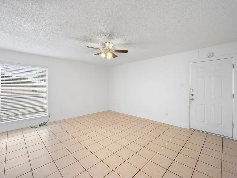 7450 Ruby Pl — Photo 3