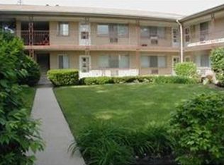715 Busse Hwy APT A9, Park Ridge, IL 60068