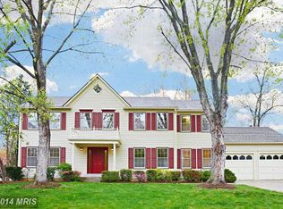 4 Amersham Ct, Sterling, VA 20165