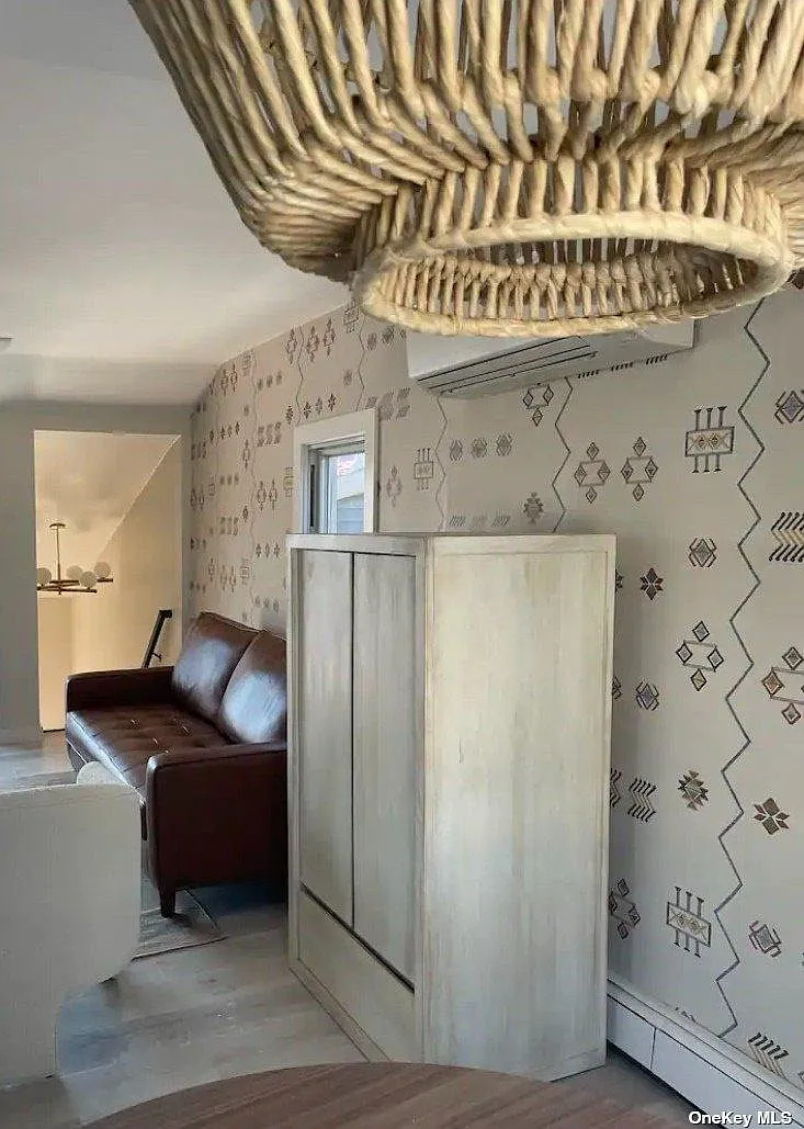 1 bed, 600 sqft, $2,400 — Photo 3