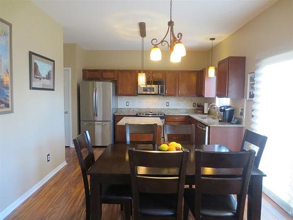 4th image of 7925 Newbury Dr