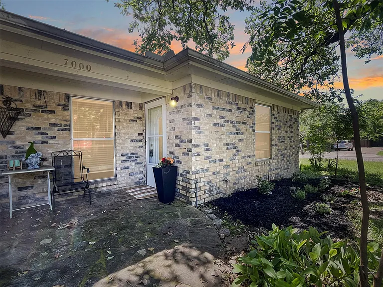7000 Lincoln Dr — Photo 18