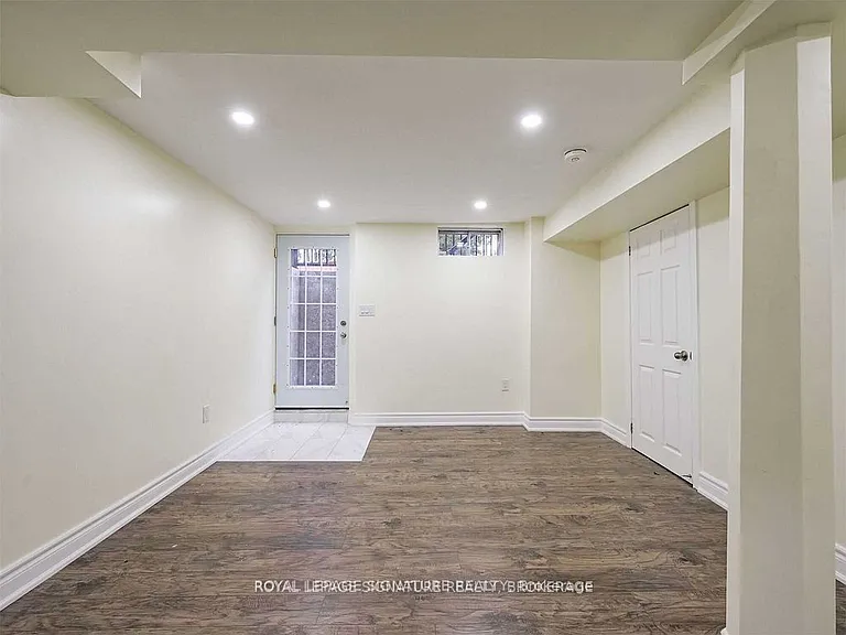 5955 Leeside Cres #BASEMENT — Photo 10