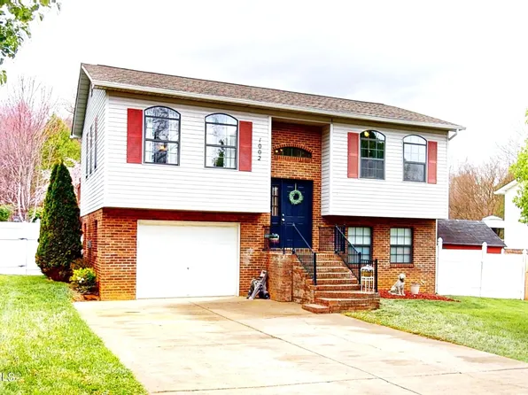 1002 Phillip Drew Dr, Johnson City, TN 37604