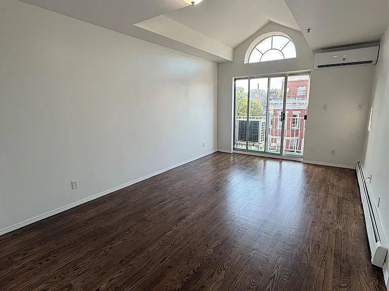 10804 35th Ave #3F — Photo 2