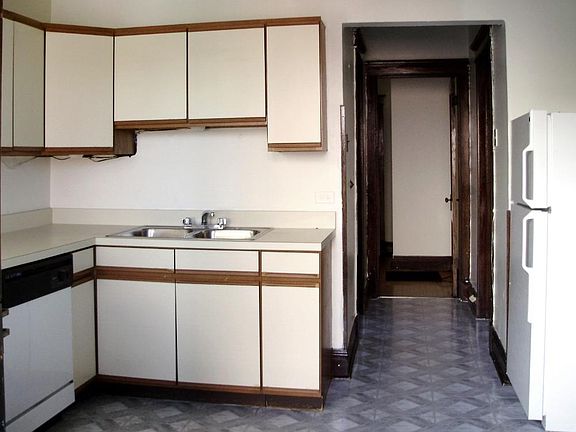 4th image of 1206 W Montana St #3