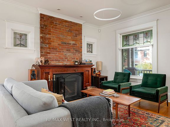 5th image of 81 Chelsea Ave