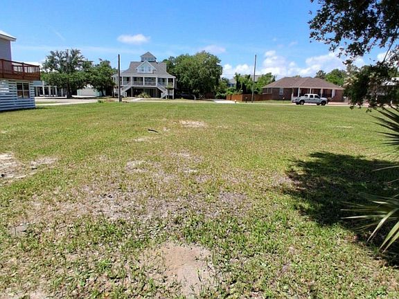 5th image of 301 S Seashore Ave