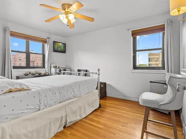 2615 Avenue O image 5 of 9