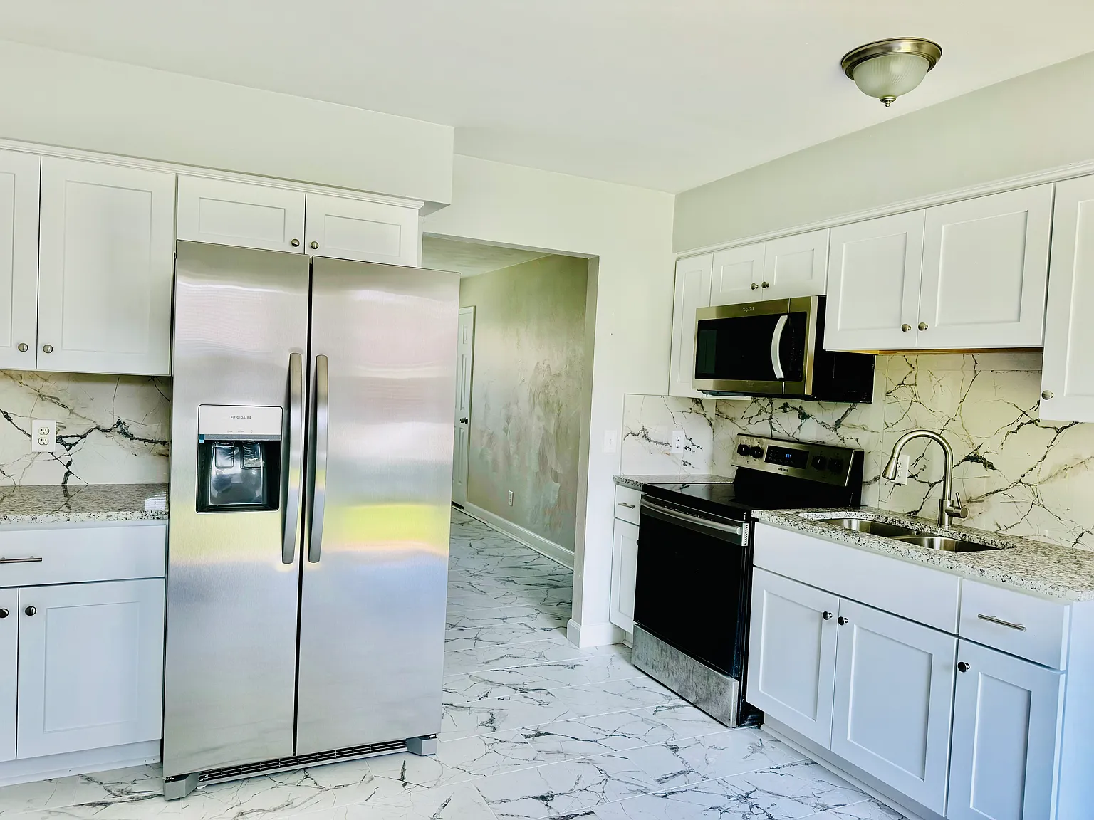 2 bed, 800 sqft, $1,450 — Photo 2