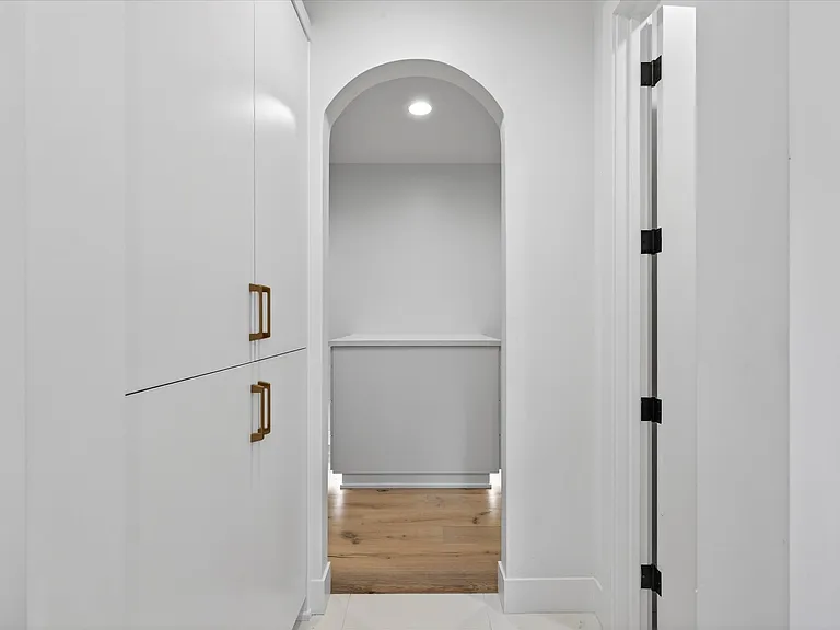 825 Ellis Ave — Photo 42