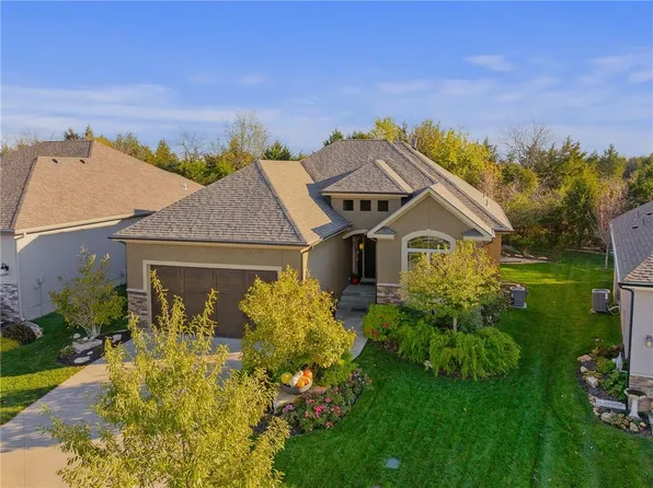 25361 W 98th Pl, Lenexa, KS 66227