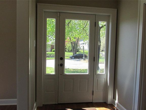 3rd image of 503 Woodruff Place East Dr