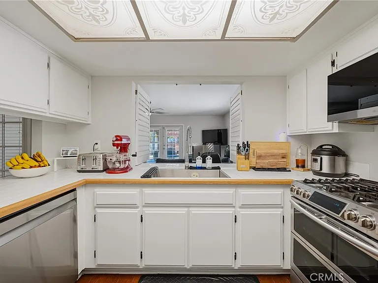 1505 Canterbury Cir — Photo 15