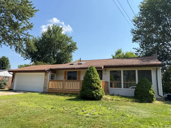 404 N Reinberg Ave, Scottville, MI 49454
