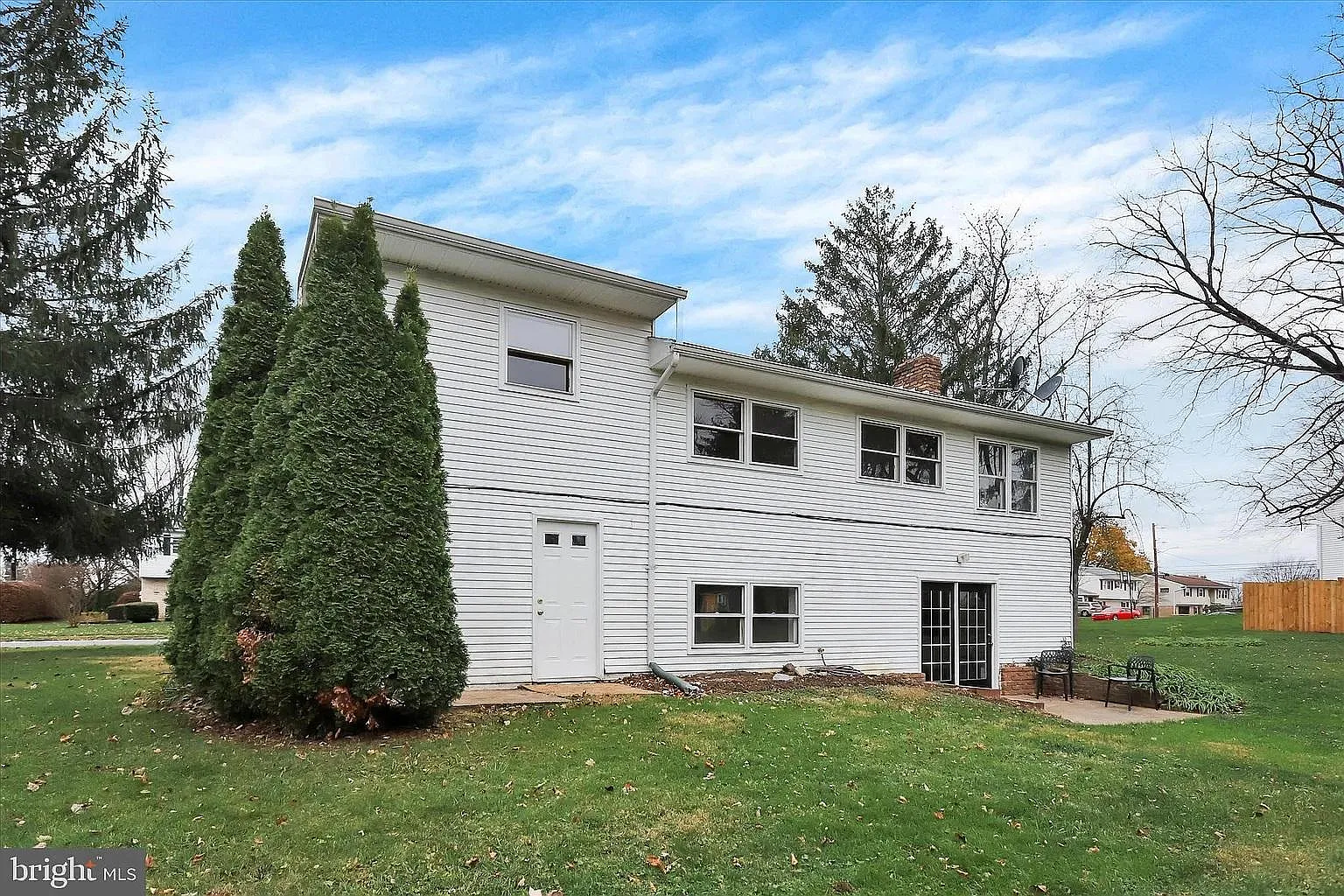 4 bed, 1.5 bath, 1898 sqft, $2,395 — Photo 4