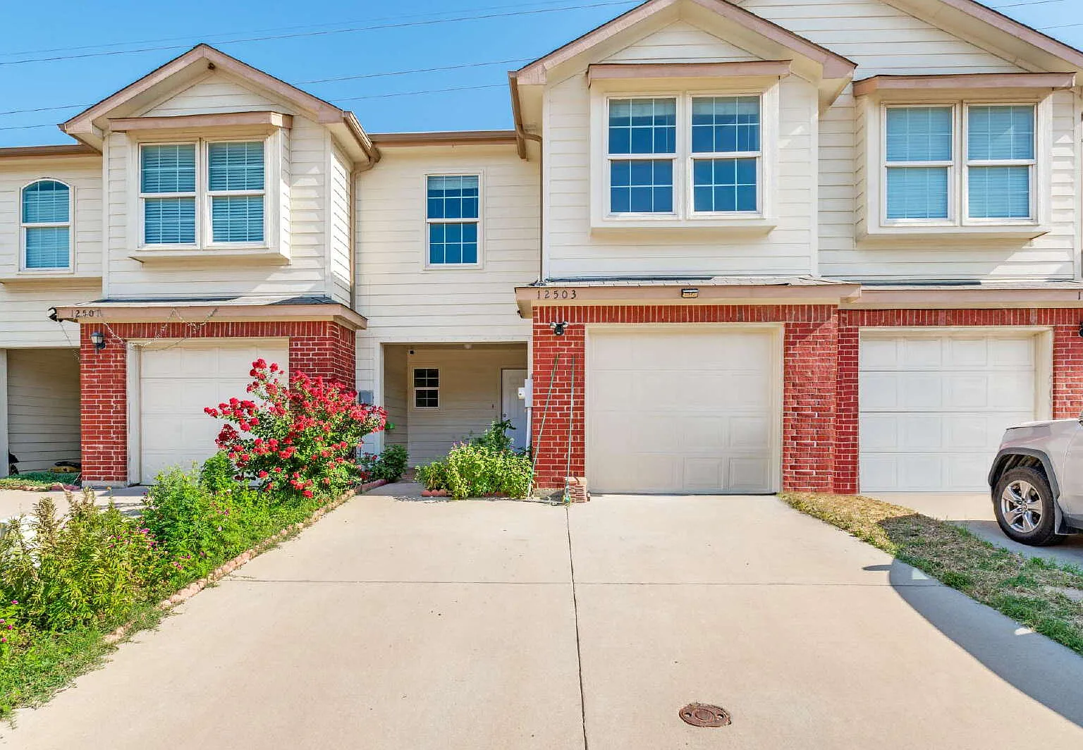 3 bed, 2.5 bath, 1552 sqft, $2,475 — Photo 2